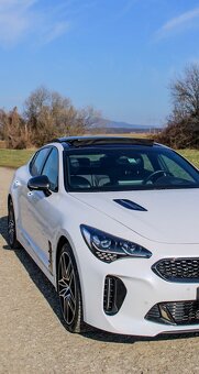 Kia Stinger GT 3.3 V6 T-GDI AWD - 5