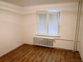 Kompletne zrekonštruovaný príjemný 2 izbový byt v Brezne - 5