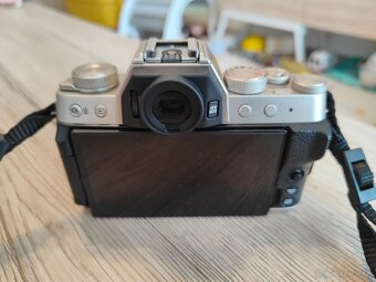Fujifilm X-T200 - 5