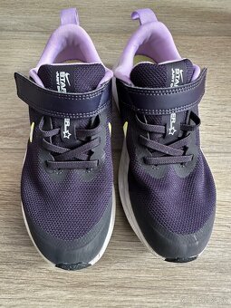 Športové tenisky Nike 31,5 - 5
