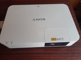 Projektor SONY - 5