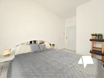 Predaj Podhájska- rodinný dom, 2 x chata a 4 x apartmán - 5