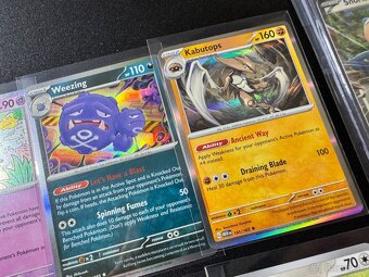 Pokemón MEGA balík E: 100ks kariet v obaloch s EX a darčeky - 5