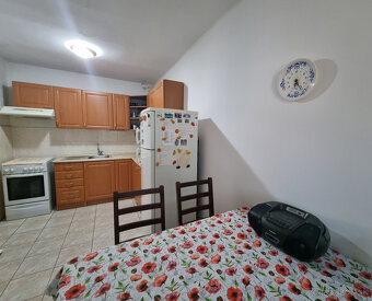 4 IZBOVÝ BYT s LOGGIOU 78 m2 A.HLINKU PIEŠŤANY- ZNAL.POSUDOK - 5