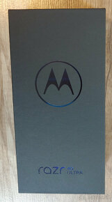 Mobilny telefon Motorola razr 40 Ultra 8 GB / 256 GB - 5