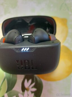 Predám Bluetooth slúchadlá JBLtune 230tws - 5