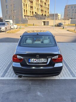 BMW E90 318D - 5