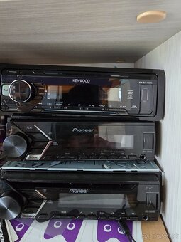 Pioneer a Kenwood - 5