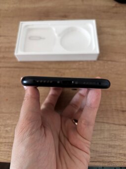 iPhone SE 2022 64GB - 5