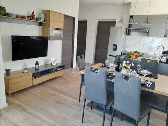 Chorvátsko dom s tromi apartmánmi 50 metrov od mora. - 5