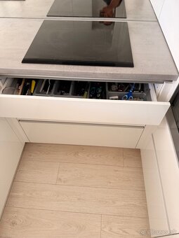 REZERVOVANE  Kuchynska linka biela - 5