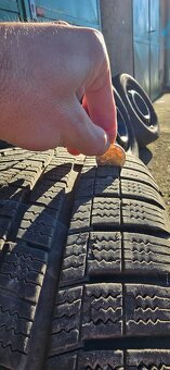 Predám zimne peneu 215/60 R16 RV 2019 - 5