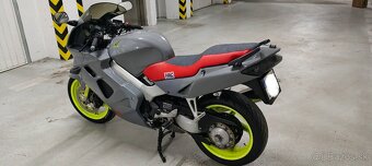 Honda VFR 800 FI 2001 - 5