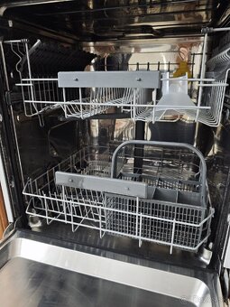 Umývačka riadu Electrolux - 5