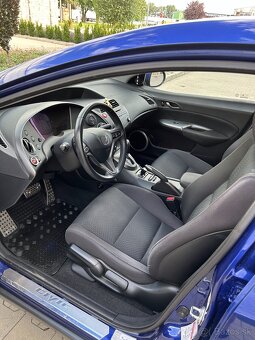 Predám Hondu Civic 1.8 Automat - 5