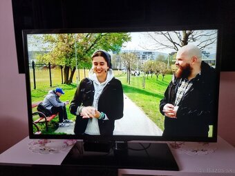 Predám LED TV SAMSUNG UE32F4000AW HD ready - 5