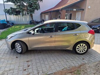 KIA Ceed 1.6 GDi EX/Gold 135k M6 (benzín) kup.SR - 5