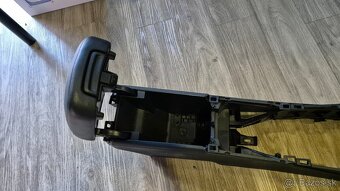 Stredový panel Mercedes A (2013-2017) - 5