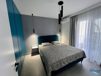 Sarandë - zariadený apartmán, výhľad na more, garážové státi - 5