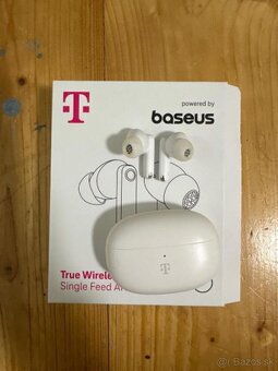 T Phone 2023 128 GB + Baseus Bowie MZ10 - 5