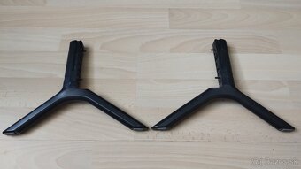 Predám stojan na TV Samsung UE50RU7172U - 5