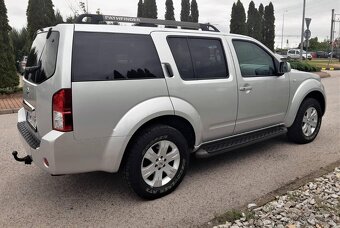 Nissan Pathfinder 2.5dci 140kW rv 2011 4x4 - 5