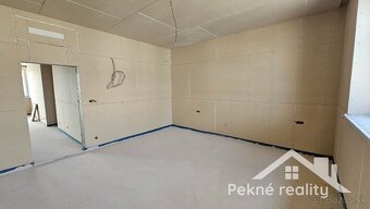Predaj 3 izbového bytu s balkónom v priamom centre mesta Zvo - 5