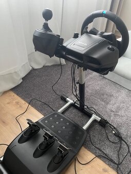 herný volant logitech driving force - 5