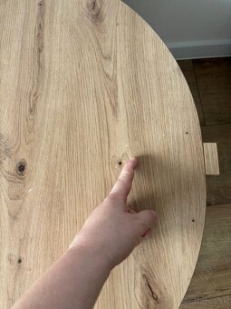 Okruhly konferencny stolik - 5