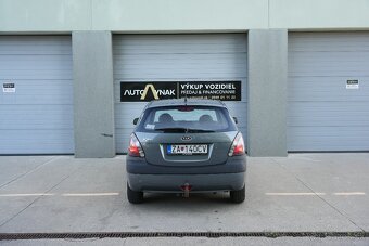 Kia Rio 1.4i - 5