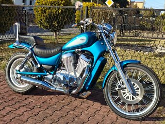 Suzuki VS 800 Intruder - 5