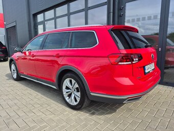 Volkswagen Passat Alltrack 2.0 TDI 4MOTION DSG Business - 5