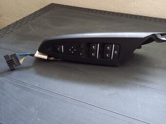 BMW X3 F25 ovládač na ľavých dverách - 5