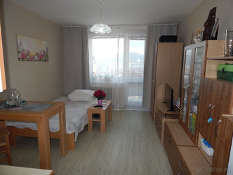 SPEKTRUM REALITY- Na Predaj garsónka, 23 m2 s loggiou , okre - 5