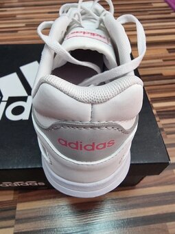 Adidas VS Switch 3K... - 5