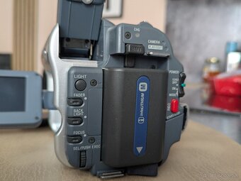 Sony DCR TRV255e - 5