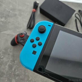 Nintendo Switch V2 Neon Ovládač a 64GB Karta + 50 Hier - 5