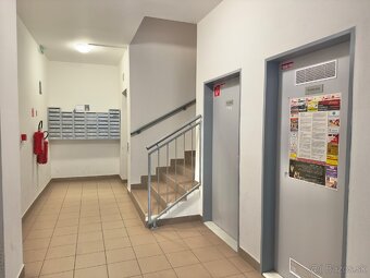 Predám luxusný 3-izb. byt 130m² (1m²/2.300,-eur) - 5