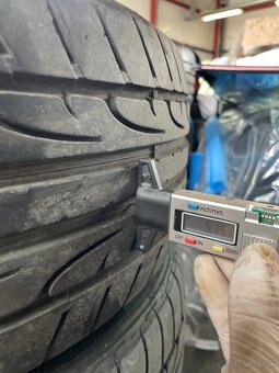 215/40 R17 dunlop - 5