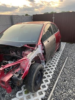 Rozpredam citroen c4 1.6 vti - 5