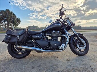 Triumph Thunderbird Storm - 5