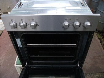 Vstavaná Elektrická rúra+sklokeramická varná doska-ZANUSSI. - 5
