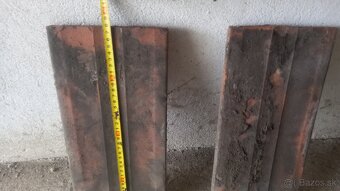 Predám starú kvalitnú palenu škridlu. Červenej farby. Uložen - 5