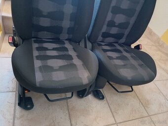 Predné sedačky na Ford Fusion - 5