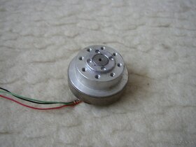 2x Staré motorčeky (z magnetofónu, harddisku) - 5