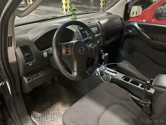 Nissan Navara D40 Double Cab 2.5D 126kW automat - 5