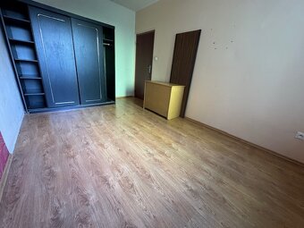 3izb. čiastočne rekonštruovaný byt, sídlisko JUH, Nové Zámky - 5