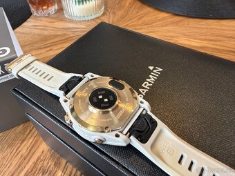 Garmin fenix 7s sapphire solar titanium rose gold top stav - 5