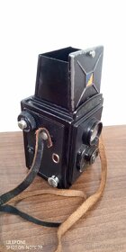 Starožitný fotoaparát Voigtlander Brillant 6x6 TLR cca 1930 - 5