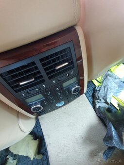 Krémové sedačky VW Touareg 7l - 5